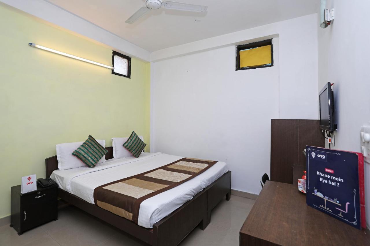 Oyo 11392 The Hotel Grand Hospitality Noida Exteriér fotografie