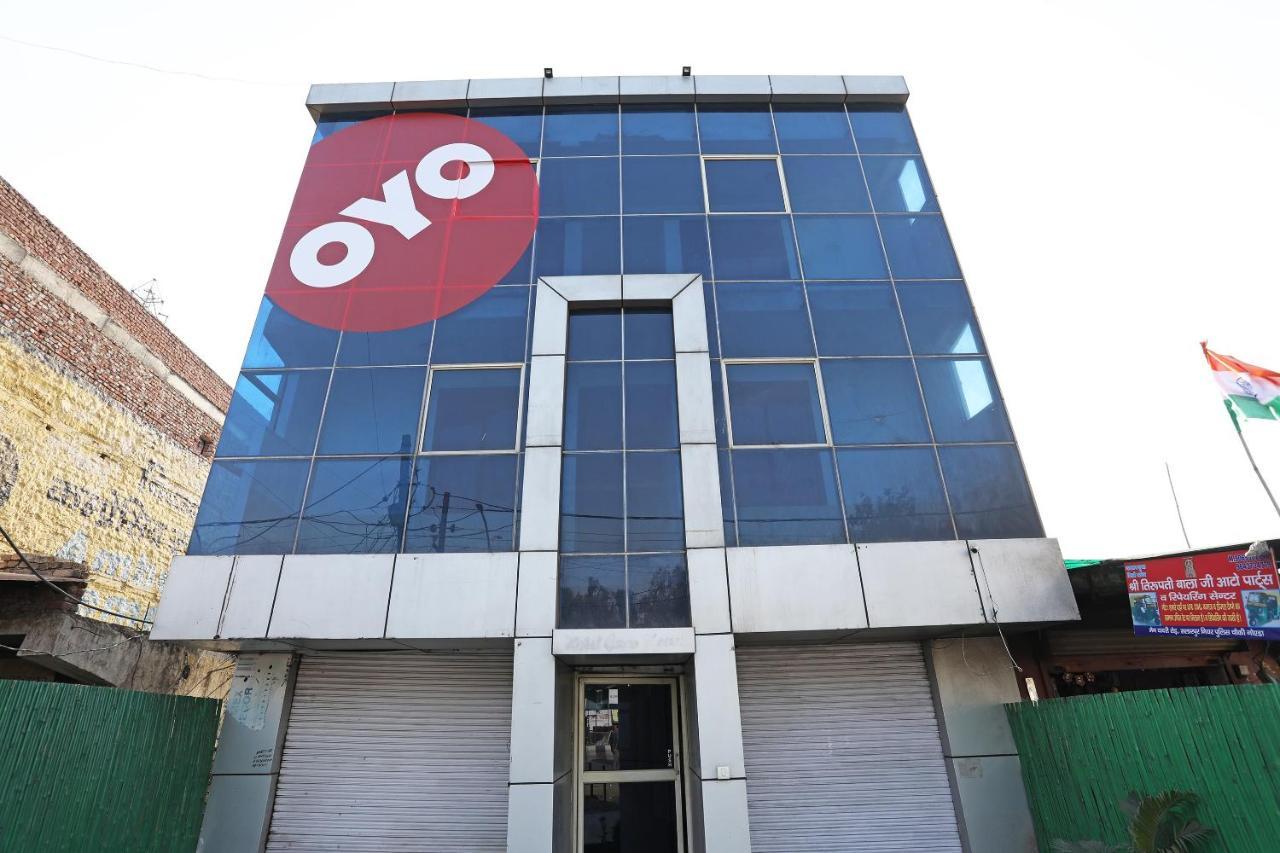 Oyo 11392 The Hotel Grand Hospitality Noida Exteriér fotografie